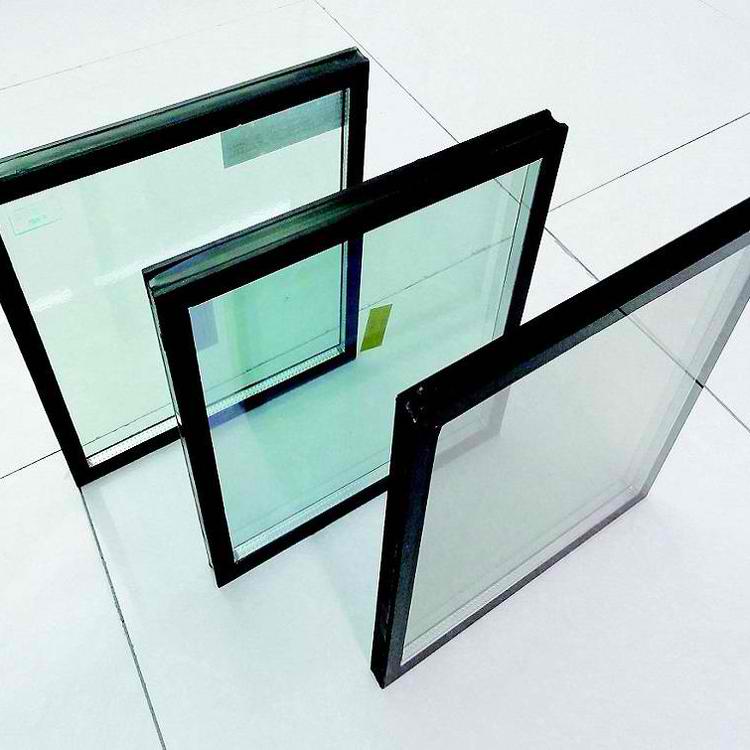 pg电子游戏网站:事发日照！十多层玻璃倒下压住人幸而他们赶到！